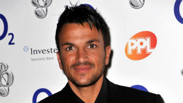 Sleepy boyfriend Peter Andre